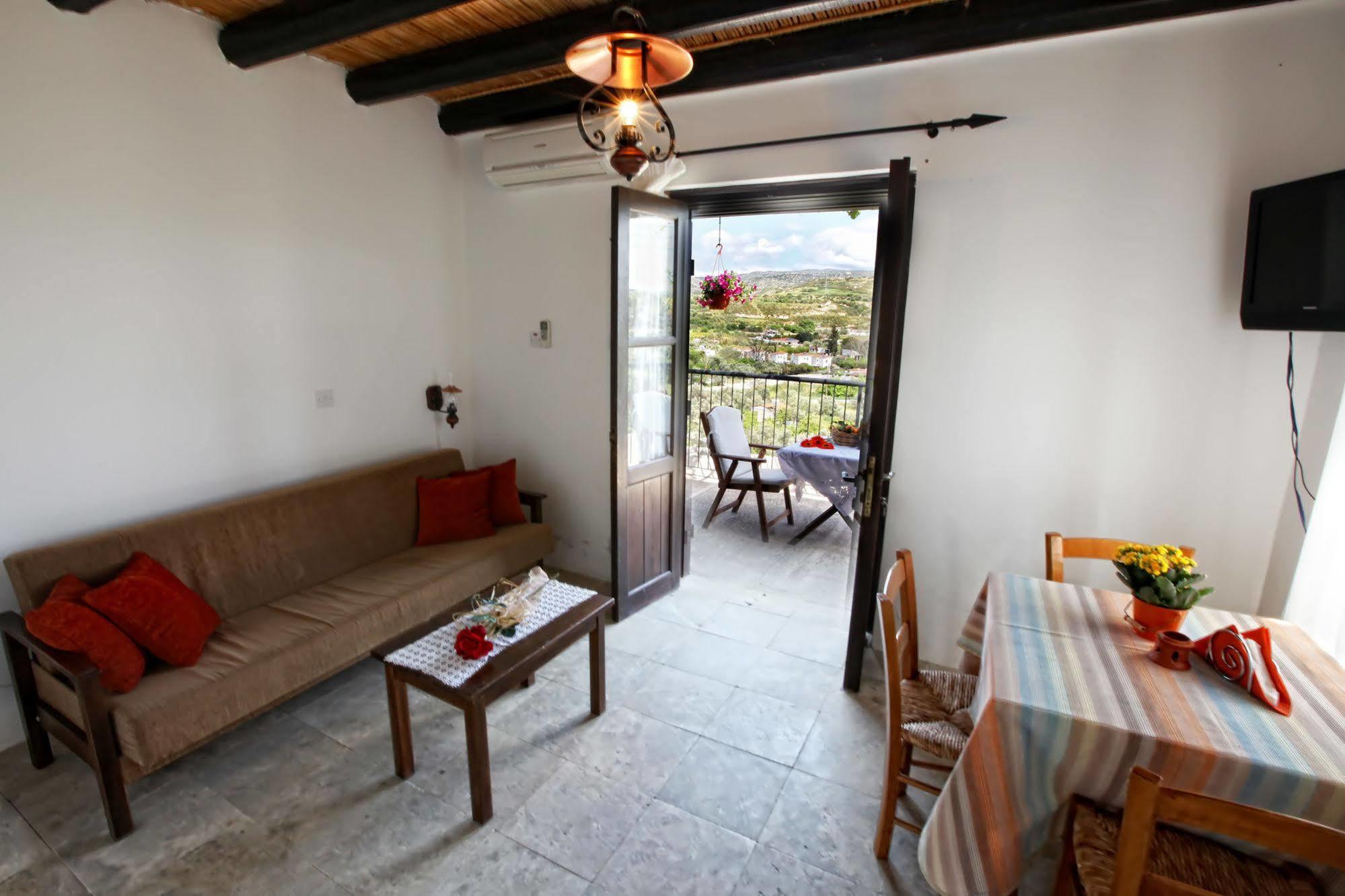 Leonidas Village Houses Goudhi Exterior foto