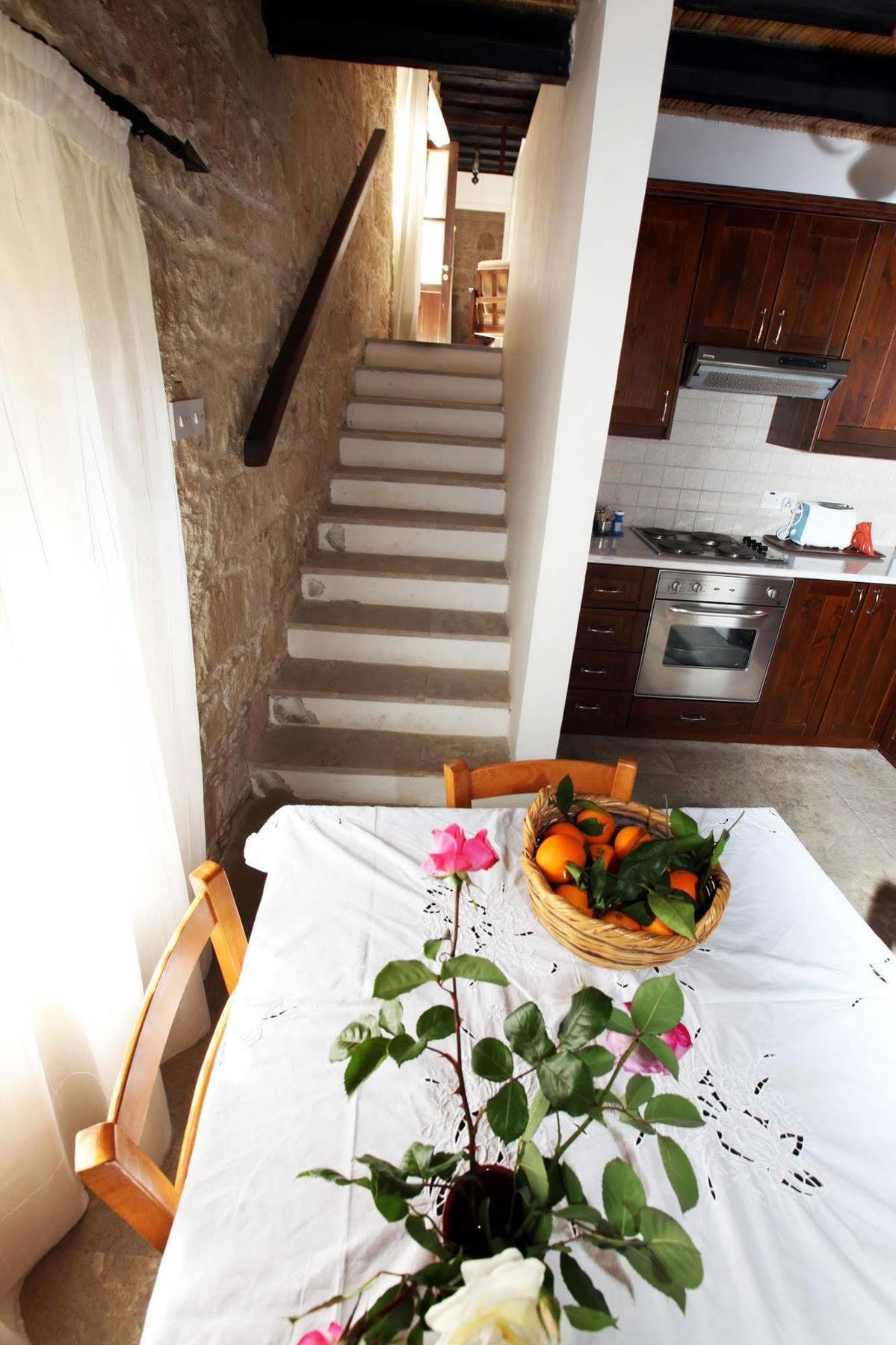 Leonidas Village Houses Goudhi Exterior foto