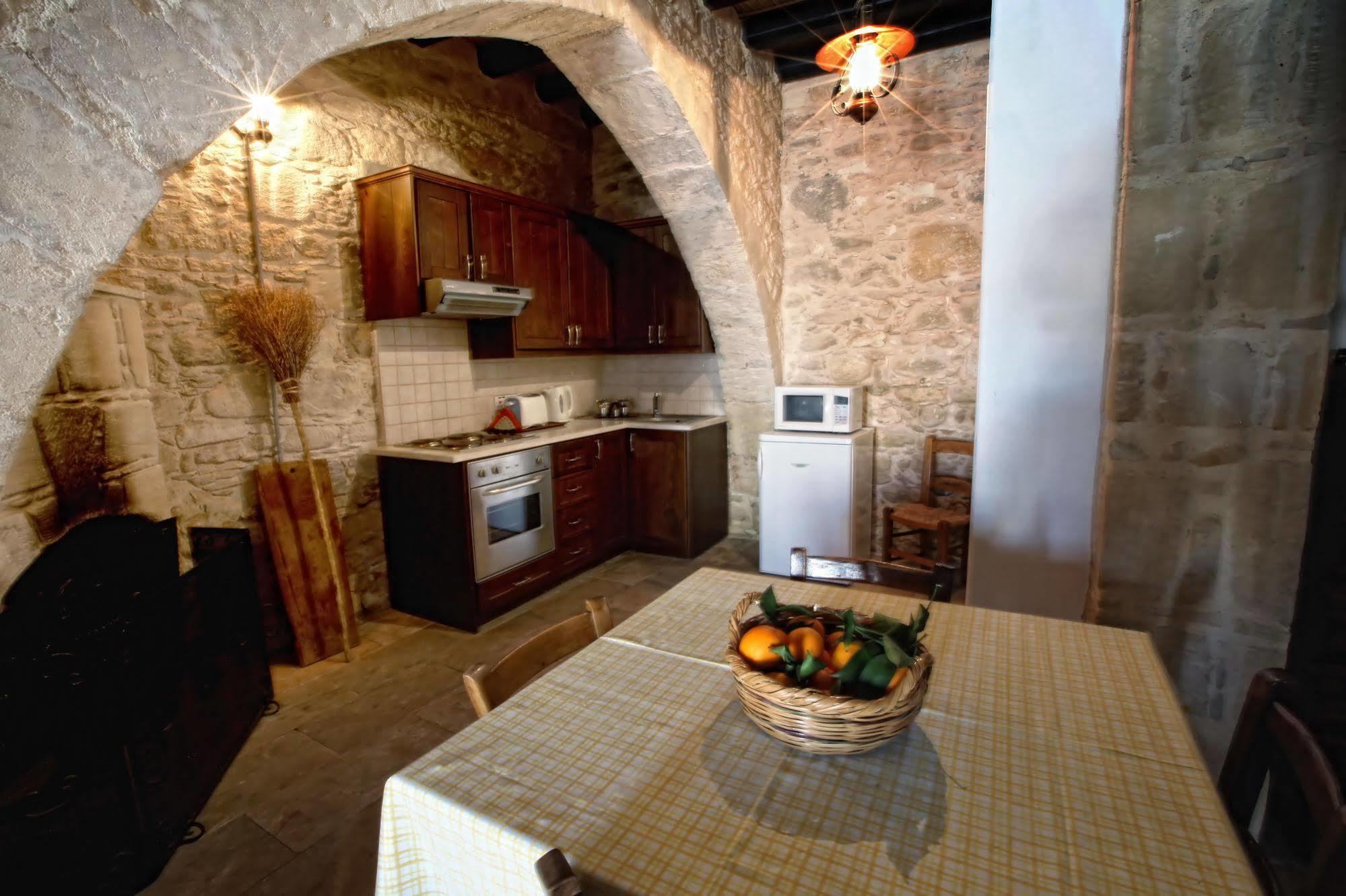 Leonidas Village Houses Goudhi Exterior foto