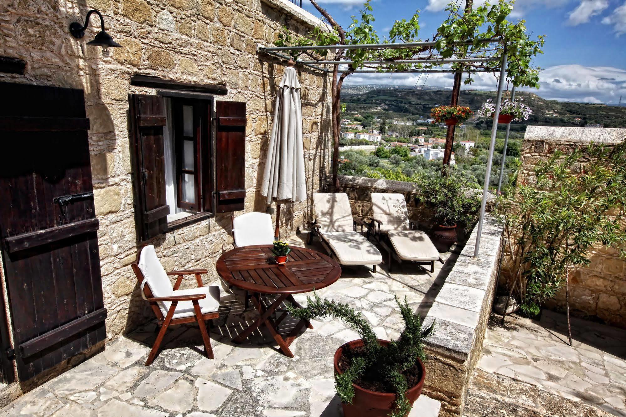 Leonidas Village Houses Goudhi Exterior foto